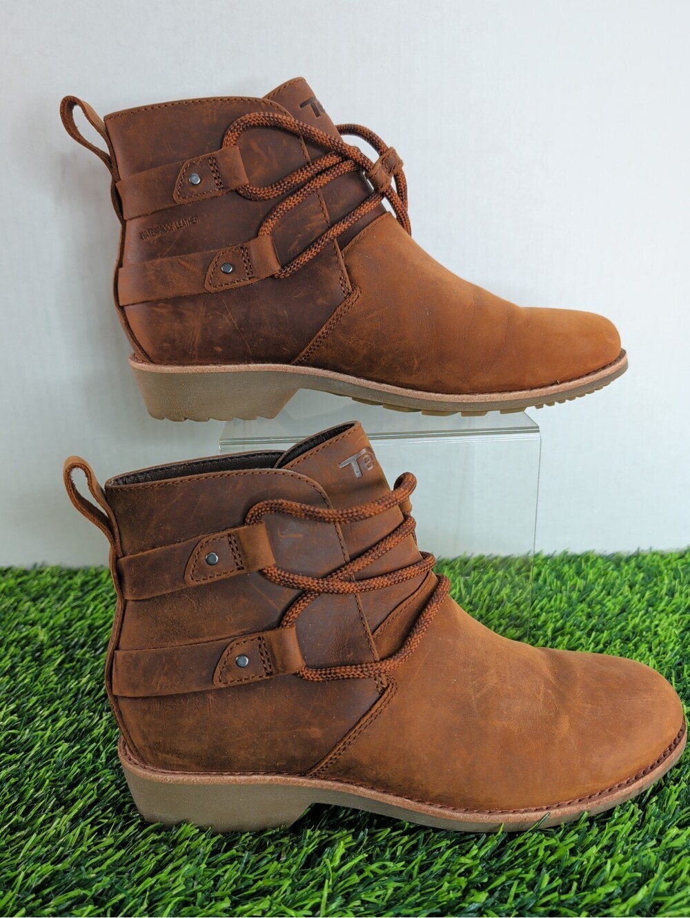 Teva  De La Vina Dos Shorty  Boot Tortoise Shell Size 7.5